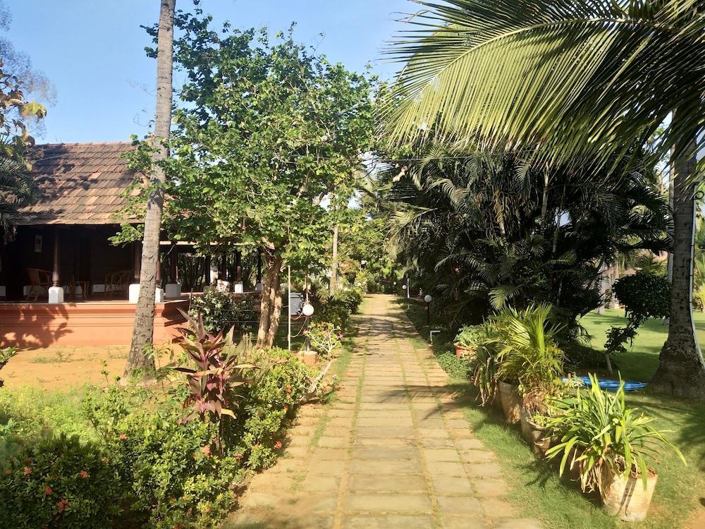 Green Meadows Resort Madras Buitenkant foto
